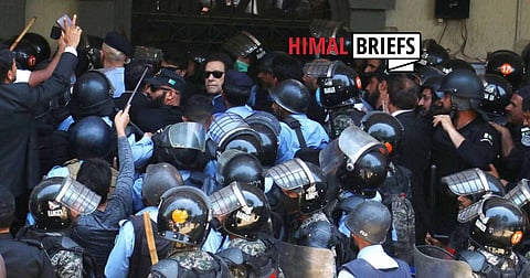 The arrest of Imran Khan on 9 May 2023 on charges of corruption, and the resulting clashes between Khan’s supporters and the police and paramilitary forces, reflect the deep-rooted political polarisation within the country. Photo: Pacific Press Agency / IMAGO