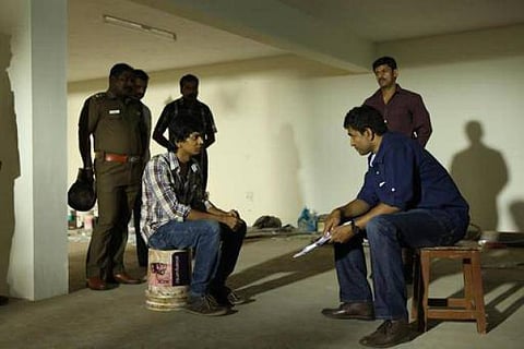 ஓநாயும் ஆட்டுக்குட்டியும்: விமர்சனம்