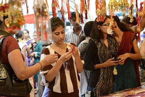 ஷாப்பிங் செய்யும்போதும் அழகாக இருங்கள்!