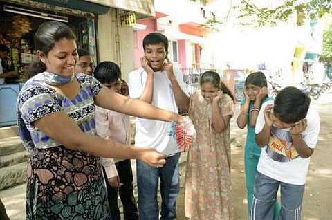 காற்றில் பறக்கும் வெடிமருந்து விதிகள்!