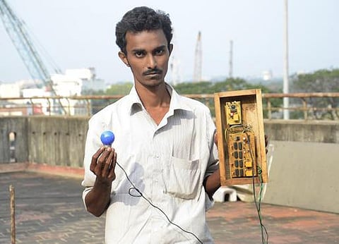 தொடாமலே மின்சாதனங்களை இயக்கும் நவீன சுவிட்ச்