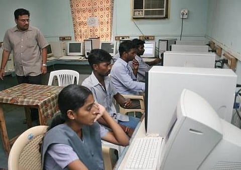பிளஸ்-2 தனித் தேர்வர்களுக்கு விடைத்தாள் நகல் - ஆன்லைனில் இன்று முதல் பதிவிறக்கம் செய்யலாம்