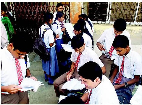 பள்ளிகளிடமிருந்து பிள்ளைகளைக் காப்பாற்றுவோம்