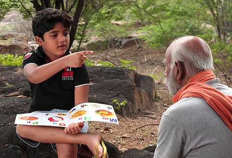 “நடிக்கும்போது நான் குழந்தை; இயக்கும்போது நான் தாய்” : சசிகுமார் சிறப்பு பேட்டி