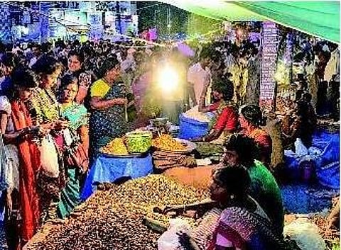 பெங்களூரில் கடலைக்காய் திருவிழா - ஏராளமானோர் பங்கேற்பு