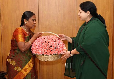 ஏற்காடு எம்.எல்.ஏ.வாக சரோஜா பதவியேற்றார்