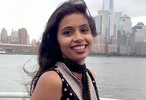 தேவயானி மீதான வழக்குகளை கைவிடக் கோரி மனு