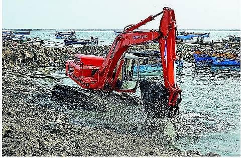 தூத்துக்குடி: ரூ.32.82 கோடியில் மீன் இறங்கு தளம்