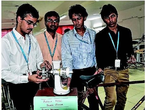 பழைய சைக்கிள் இருந்தால் ஜூஸ் போடலாம் - சென்னை விஐடி மாணவர்கள் சாதனை