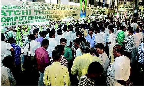 பொங்கல் சிறப்பு பஸ்களில் டிக்கெட் முன்பதிவுக்கு கூடுதலாக 15 பிரத்யேக கவுன்ட்டர்கள் - போக்குவரத்துத் துறை அமைச்சர் திறப்பு
