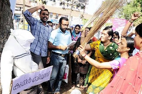 கேரள செவிலியர்களை இழிவுபடுத்திப் பேச்சு: மன்னிப்பு கேட்டார் குமார் விஸ்வாஸ்
