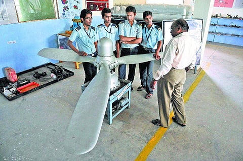 மத்திய அரசு நிறுவனத்தில் விண்வெளி படிப்பு