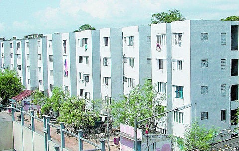 வெப்பத்தைத் தடுக்கும்
வெள்ளைப் பூச்சு