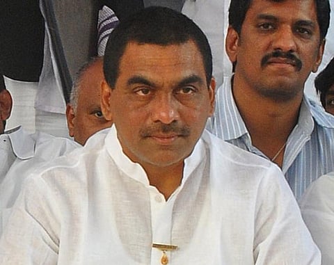 பெப்பர் ஸ்ப்ரே பயன்படுத்தியது ஏன்?- சீமாந்திரா எம்.பி. விளக்கம்
