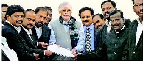 சென்னை உயர் நீதிமன்றத்தில் தமிழை வழக்காடு மொழியாக்க வேண்டும்- உச்ச நீதிமன்ற தலைமை நீதிபதியிடம் முறையீடு