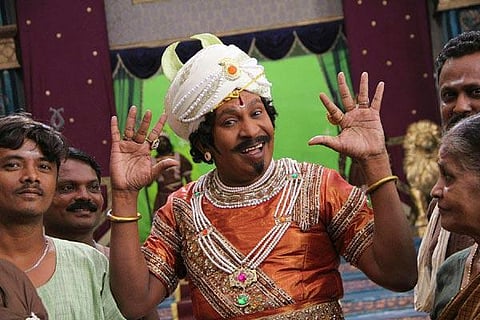 நான் சிகப்பு மனிதன் Vs தெனாலிராமன்