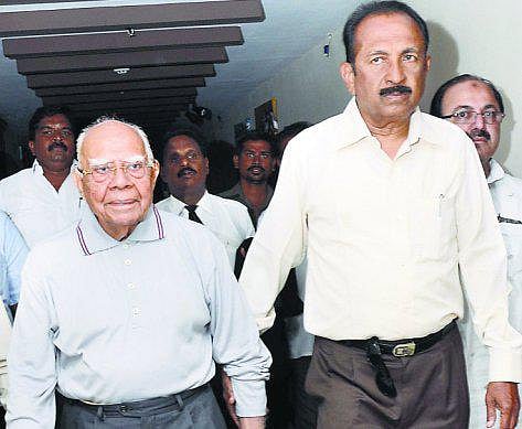 சோனியா மீது ராம்ஜெத்மலானி தேசத் துரோக குற்றச்சாட்டு