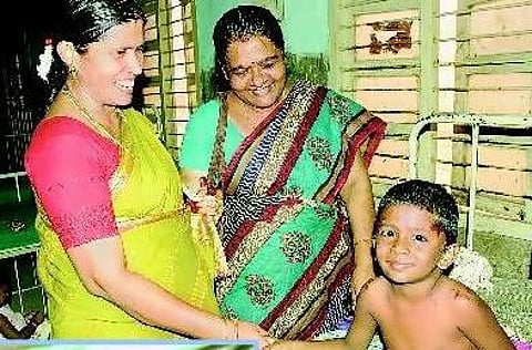 குழிக்குள்ள இருட்டா இருந்துச்சு.. மீட்கப்பட்ட சிறுவன் ஹர்சன் மழலை பேச்சு
