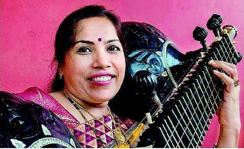 இசையின் மொழி: மயக்கும் மந்திர வீணை