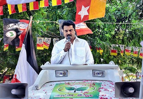 மக்களை திசை திருப்பும் கருணாநிதி: சரத்குமார்