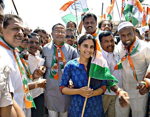 தேர்தலில் வெற்றி பெற நடிகை ரம்யா விடிய விடிய யாகம்