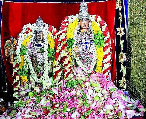 சகல வளம் அருளும் அஷ்டலட்சுமி