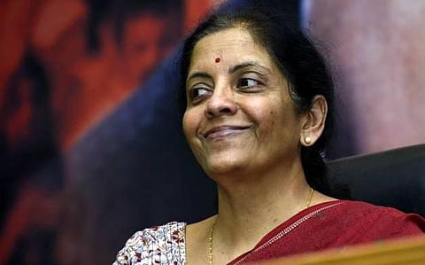 ஜனநாயகத்தை கொண்டாடி மகிழவே ராஜபக்சே, நவாஸ் ஷெரீப்புக்கு அழைப்பு: ஆட்சேபங்களை நிராகரித்து பாஜக விளக்கம்