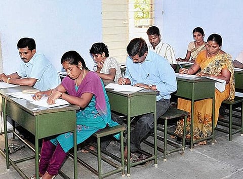 இன்று வி.ஏ.ஓ. தேர்வு 10 லட்சம் பேர் எழுதுகிறார்கள்