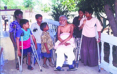 இயலாதவர்களின் இனிய இல்லம் அமர் சேவா சங்கம்- சக்கர நாற்காலியில் இருந்தபடியே சாதித்த ராமகிருஷ்ணன்