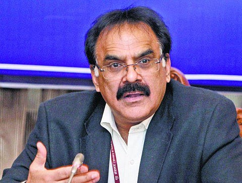 கச்சா எண்ணெய் விலையேற்றம்: நிதி நிர்வாகத்துக்கு நெருக்கடி