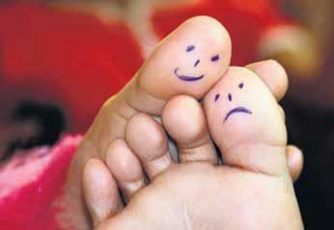 சர்க்கரை நோயாளிகள் பாதங்களைப் பாதுகாக்க...