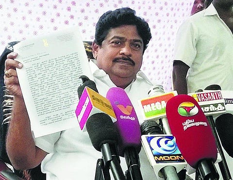 கட்சியில் அதிகாரத்தைப் பயன்படுத்தி என்னை அவமானப்படுத்துவது நியாயமா? - திமுவில் இருந்து நீக்கப்பட்ட எம்.பி. குமுறல்