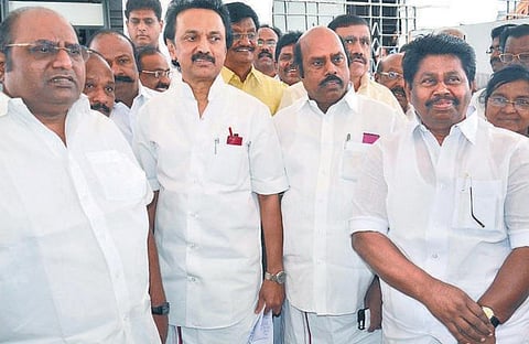 அமைச்சர் பேச்சுக்கு எதிர்ப்பு பேரவையில் கூச்சல், குழப்பம்: திமுக எம்எல்ஏ-க்கள் வெளியேற்றம்; தேமுதிக வெளிநடப்பு