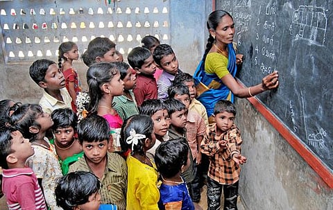 கேரளத்தில் 742 ஒப்பந்த தமிழ் ஆசிரியர்கள் பணி நீக்கம்