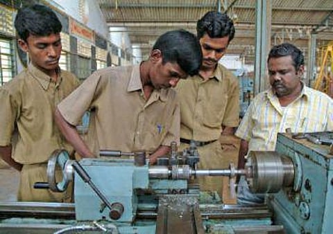 ஐடிஐ, 10-ம் வகுப்பு படித்தோருக்கு அபுதாபியில் வேலைவாய்ப்பு: சென்னையில் நாளை நேர்காணல்