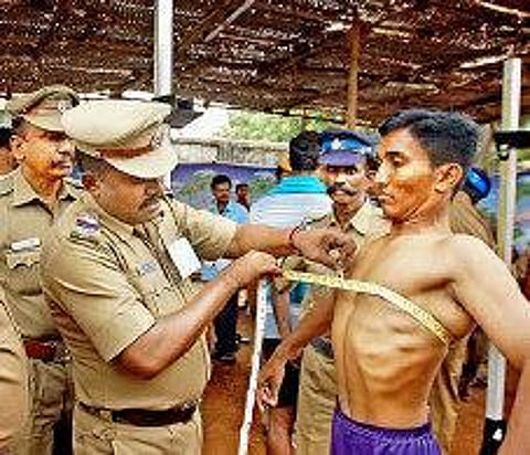 வேலை வேண்டுமா?: 10 வகுப்பு படித்தவருக்கு கான்ஸ்டபிள் வேலை