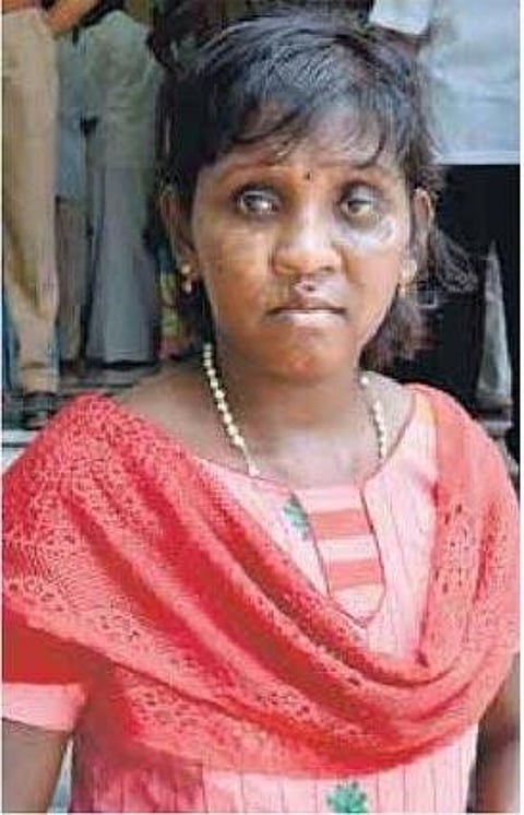 மறுவாழ்வுக்கு அரசு உதவ வேண்டும்: பாலியல் பாதிப்புக்குள்ளான பெண் மனு