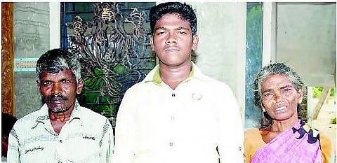வயது பிரச்சினையால் மருத்துவம் படிக்கும் வாய்ப்பு மறுக்கப்பட்ட மாணவர்: கருணை அடிப்படையில் வழங்க முதல்வருக்கு வேண்டுகோள்