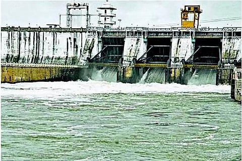 கபினி அணையின் முக்கிய மதகுகளில் விரிசல்: கரையோர மக்கள் அஞ்சத் தேவையில்லை என பொறியாளர் விளக்கம்