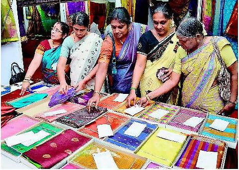ஆடி சிறப்பு கைத்தறி கண்காட்சி சென்னையில் தொடக்கம்: 10 நாட்கள் நடக்கிறது