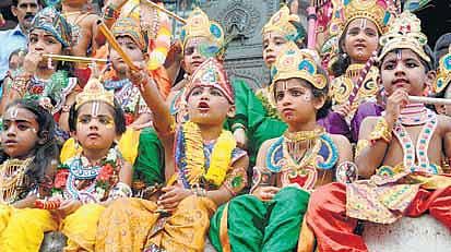 கண்ணன் தயாரித்த அறுசுவை உணவு