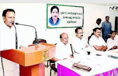 மக்களவை துணை சபாநாயகர் பதவியும் ஆட்சியில் பங்கு வகிப்பது போன்றதே: தம்பிதுரை பேச்சு