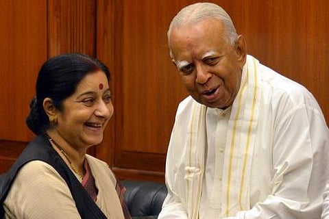 இலங்கை தமிழர் பிரச்சினையில் இந்தியா ஆக்கப்பூர்வமாக செயல்பட வேண்டும்: அமைச்சர் சுஷ்மா ஸ்வராஜிடம் தமிழ் தேசிய கூட்டமைப்பு வேண்டுகோள்