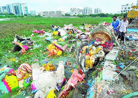 கரையாத சிலைகளால் குறையாத ஆபத்து