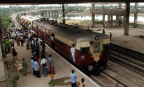 கொல்கத்தா மெட்ரோவைப் போல சென்னை மின் ரயில்களிலும் ‘டிரைவர் கம் கார்டு’: ரயில் ஓட்டுநர்களின் கோரிக்கை வலுக்கிறது