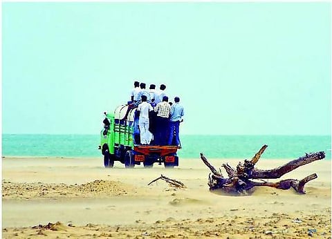 50 ஆண்டுகளுக்குப் பின் தனுஷ்கோடிக்கு நெடுஞ்சாலை: `தி இந்து’ நீர், நிலம், வனம் தொடரின் எதிரொலி