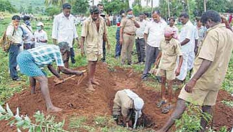 கணவரைக் கொன்று நாடகமாடிய மனைவி: கூடா நட்பால் விபரீதம்