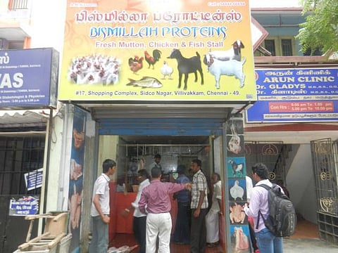 புரட்டாசி விரதம் எதிரொலி: சிக்கன், மட்டன் விற்பனை மந்தம் - மீன்கள் விலை குறைந்தது