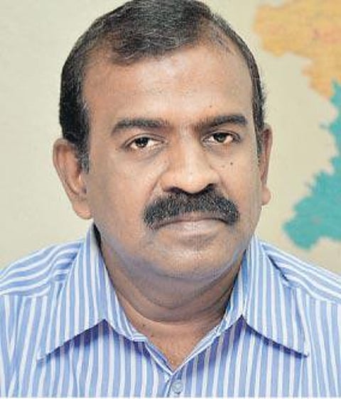காஞ்சிபுரம் ஆட்சியர் மாற்றப்பட்டது ஏன்?- பின்னணி தகவல்கள்