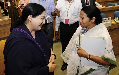 சாரதா நிதி நிறுவன மோசடியை ஜெ. வழக்குடன் ஒப்பிடும் மேற்கு வங்க எதிர்கட்சிகள்